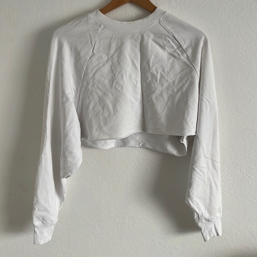 Alo yoga cropped white long sleeve top XS